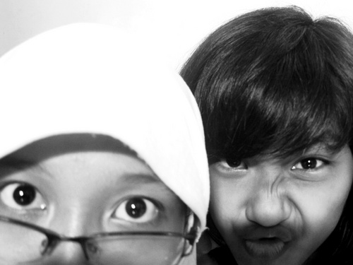 Raufzhira's profile picture. Jerapah berkacamata