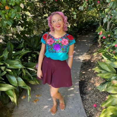 simonerlg's profile picture. BLACK LIVES MATTER• STOP AAPI HATE•
xicana classical soprano, performer, model, worker, and friend