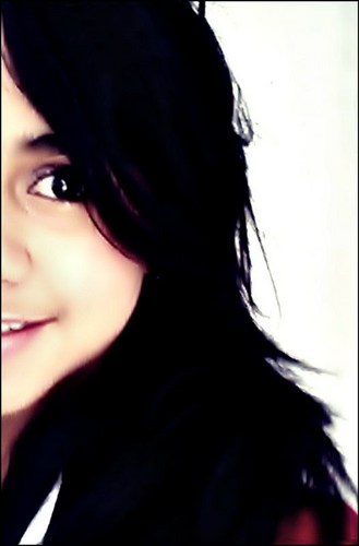 Pisa em cima que eu te esmago,sou pequena mais faço extrago !
Seguee ! *_*