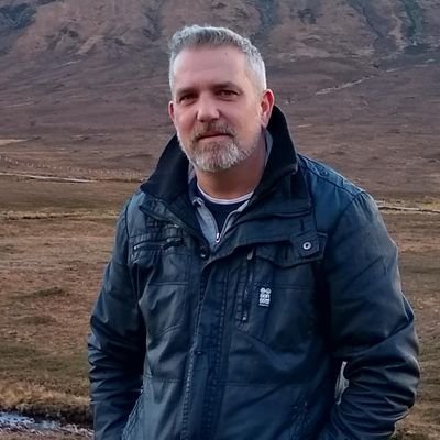 Proud Yorkshireman and European.
Left leaning, opinionated, can be a bit sweary. #LUFC fan.
Stunt double for Paul Hollywood
