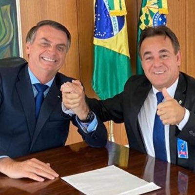 Adilson Barroso é Fundador e foi Presidente Nacional do Partido Patriota por 9 anos. Amigo e aliado do Presidente Jair Messias Bolsonaro.
🇧🇷💯%SDV DIREITA🇧🇷