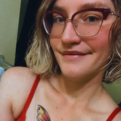 Cute little tatted PAWG of your dreams! 🍑 420 friendly and advocate! 🌱 Peep my OF for exclusive content 😈