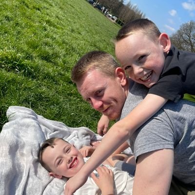 CarlosmegsoN's profile picture. Nothing is interesting, unless you're interested. #LFC #JFT97. Leo, Oscar & Luca🌍