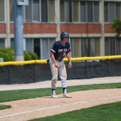 6’2 - 210 | Suffield Academy ‘23 | @Bentleybaseball '27