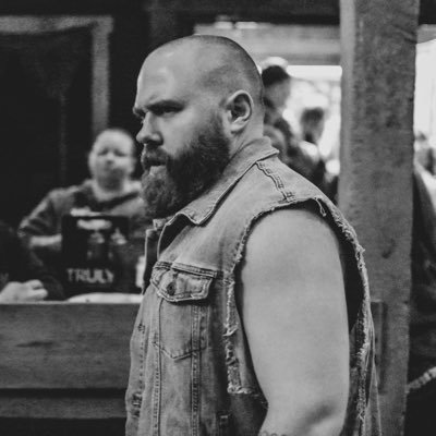 The best professional wrestler in the making. @BlackandBrave graduate. Formerly at @GameInformer. DM for booking info.