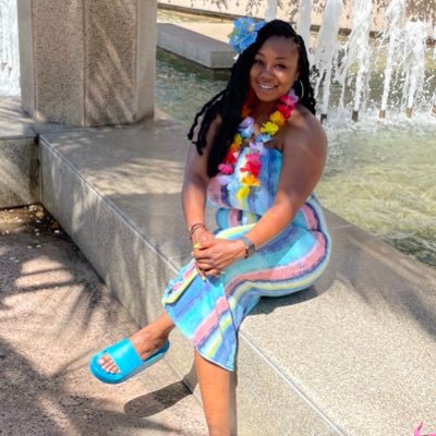 25 ♍️. Mother 👨‍👩‍👧. Nurse 👩🏽‍⚕️💉💊