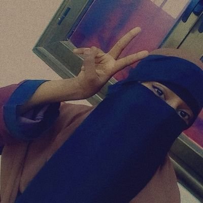 أُولئكَ الّذينَ يتركون كُلَّ شيّء فِي يدِ الله ، سوفَ يرونَ فِي النِّهاية ، أيْدي الله فِي كُلِّ شيّء 💜🌼