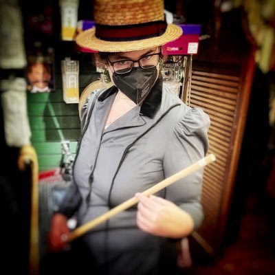 Sapphic Spanko 🎩, Gay AF🏳️🌈🏳️🌈, F/f fic writer, history bitch. Not here for racism, patriarchy, fascism, misogyny, child battery.