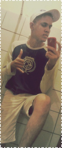 Breezy_Fernando's profile picture. Que o sussurrar do vento te leve um beijo carinhoso e eterno e me deixe em seus pensamentos para que a distância não apague em ti minha existência.