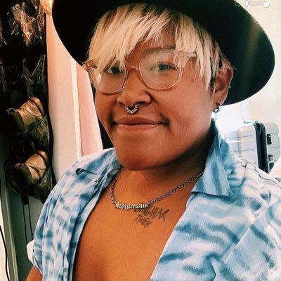 hiitsdez's profile picture. They/them. Formerly @TheFlama @BuzzFeed, Condé Nast.