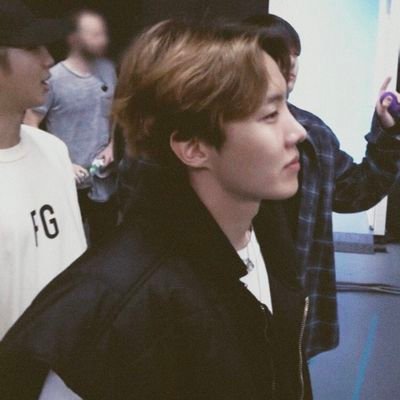 내 사랑을 위한 팬 계정 @BTS_twt 대부분은 koobi 에 관한 것입니다.