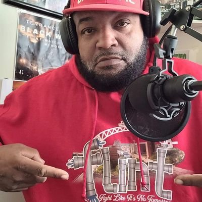 EX FELON TURNED ENTREPRENEUR CHANGE THE GAME AUTHOR GREEN PIECES OF PAPER (THE LICK)