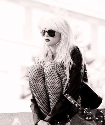 Hottaylormomsen's profile picture. O que é viver? Viver é amor. O que é amor? Amor é beijar. O que é beijar? Vem cá e eu mostro-te @IamNumberSex 8.22.11