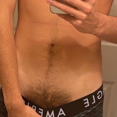 6’2 gaymer living in upstate SC. 18+😈