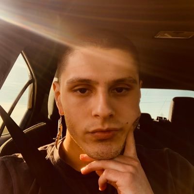 twenty five yr old horror/video game/music/art enthusiast also recently started streaming on twitch