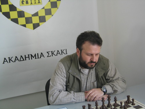 Εκπαιδευτικός, με αρθρογραφία για θέματα: παιδείας, πολιτικής, σκάκι. Πρωην μέλος της Κεντρ.Επιτροπής του ΣΥΡΙΖΑ, πρώην μέλος Δ.Σ. της Α.Ε.Κ. MSc στατιστικής.