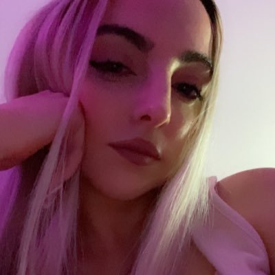 🇦🇺 Australian webcam model - Manyvids - Beemit : noblepure
for goddess appreciation