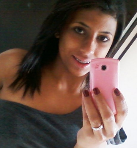 Felicidade é a certeza de que a nossa vida não está se passando inutilmente *-*