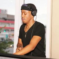 😉Auti eGrand🇿🇦 (@dj_techzi) 's Twitter Profile Photo