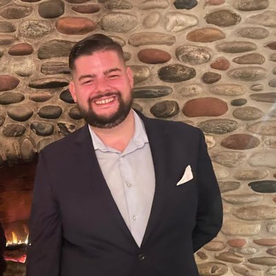 guyonthebuffalo's profile picture. mediocre comic, world class wingman, knower of useless information.