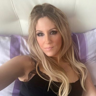 Giorgia35604103's profile picture. We are made of the same substance that dreams are made of ... NKOTB FOREVER ❤️BHLOVE❤️