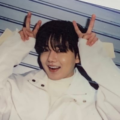 00_0909's profile picture. 재주와 슬기가 매우 뛰어난 별𖤐