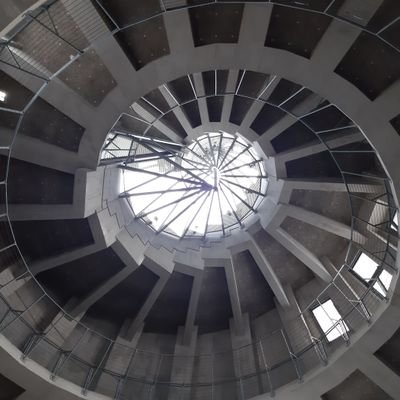 MtoE消化の散歩風景が主
2022年4月高円寺から千住大橋に転居
所沢生まれ→小諸→ひばりヶ丘→東村山→東部町→丸子町→東村山→所沢→高円寺→千住大橋
2018年に離縁した両親の扶養義務、負債等降りかかり資産失うも23年に特養ぶちこみ実質厄介払い
協議成立したら法定血族離縁の届出は即時すべし
牛歩で資産再構築中