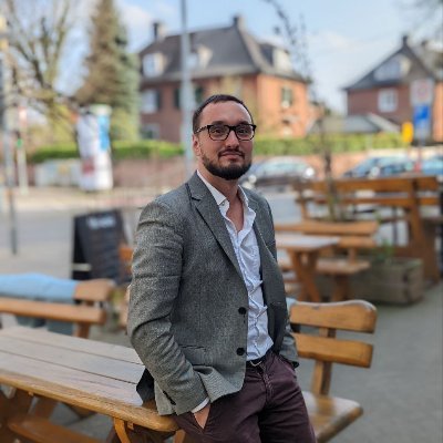 CEO of @BlockchainNote

Marketing Strategist 
Montréalais/Canadian in Deutschland
French/English/German
He/him/

#HODL #Bitcoin Spend #XVG