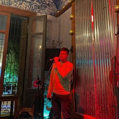 matiriestra97's profile picture. de la música nace la expresión 🎤
⚽️+🏃= 💙💛