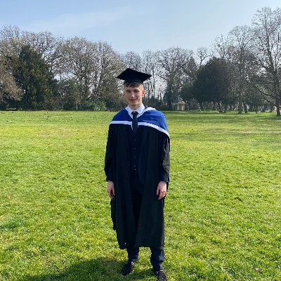 SMU || Sports rehabilitation BSc || Graduate MSK clinician NHS        
SGUL || MSc Physiotherapy student🩺|| 
Clinical Physio Member🧠