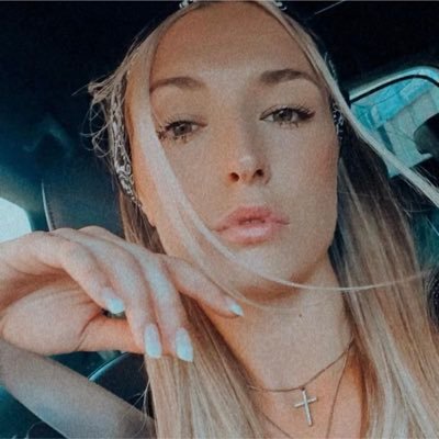 clo_louxo's profile picture. 26 | Leicester 👸🏽