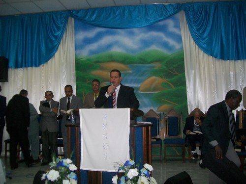Sou uma pessoa alcançada pela misericórdia de Deus.  Casado com uma mulher maravilhosa, sou cristão e trabalhador.