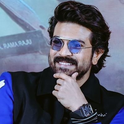 🎂 10/8
🏏 CRICKET LOVER 
🛩Lövë to Trävél --
Big fⓐn of MegaStar & Mr_C & Rohit