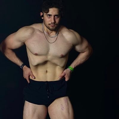 hi_fanator's profile picture. FIND YOUR WINGS • #gopackgo