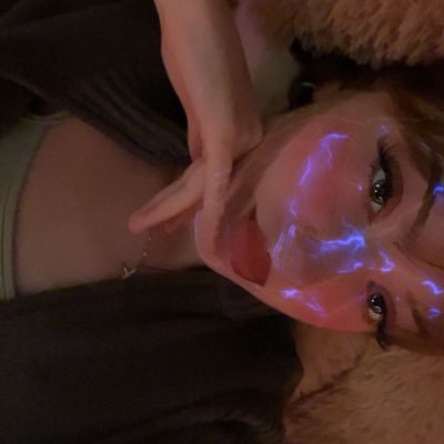 mady_g11's profile picture. 