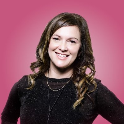 Autora, Conferencista, Profesora, Consultora y Emprendedora. Pionera del #MarketingDigital en Latam.
Fundadora de