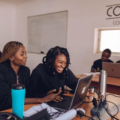 A @cybersafehq community of exceptional African young women, kickstarting their information security career💻