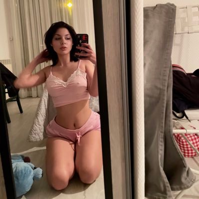 freetherapyDOLL's profile picture. destroy me