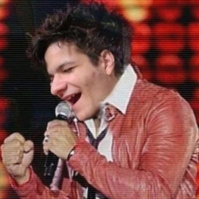 Leonardo Araújo Talina é um cantor, instrumentista e compositor brasileiro de música sertaneja. Tornou-se conhecido por canções como sertenajos