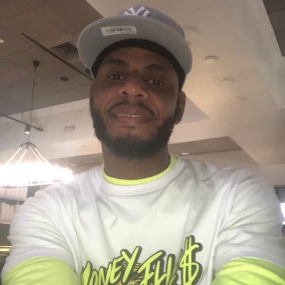 Anton_305's profile picture. Love going out having fun with positive people…