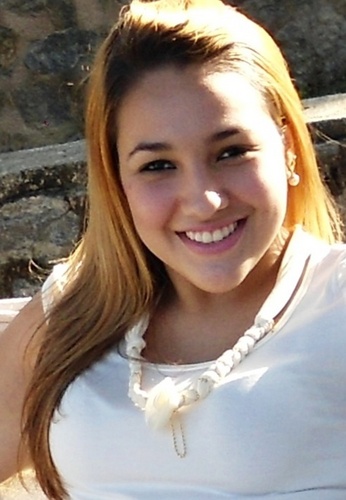 18 anos, carioca, universitária, flamenguista, capricorniana, e o resto voce só vai descobrir se me seguir (; ahah ;*