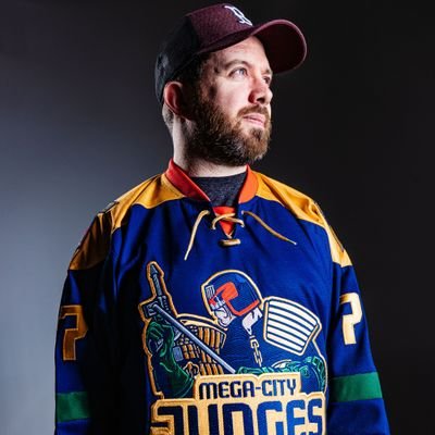 🧔 Graphic Design, Illustration and sports design
✒ Creative Director at Geeky Jerseys
💻 UX Designer at The Open University
✒ Owner of Tortoiseshell Black