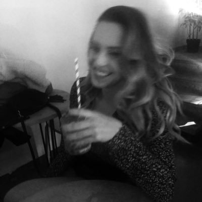 __cestlavi's profile picture. interista da sempre, trash tv shows here I am