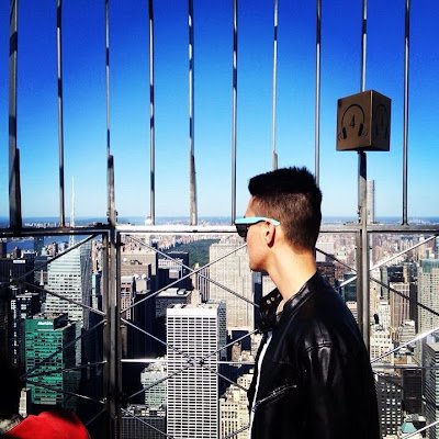 TonyBorisov's profile picture. Pretending to be someone reaching his goals and discovering new places. Crypto & NfTs enthusiast.