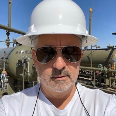 Viktor37969980's profile picture. Crude oil dealer
