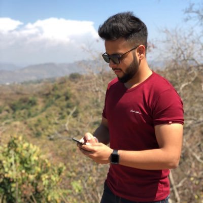 Dhruvvb12's profile picture. 