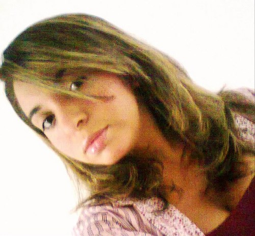 Geminiana,por tanto,mudo de temperamento constantemente,amo a minha vida,família e amigos,os poucos. Flamenguista doenteee! mega ciumenta!