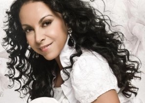 Mais uma vez vamos mostrar nossa carinho pela Mel e indicarmos ela como Maior Brasileiro de todos os tempos.Este não é o twiter da Cristina Mel.INDIQUE AQUI!