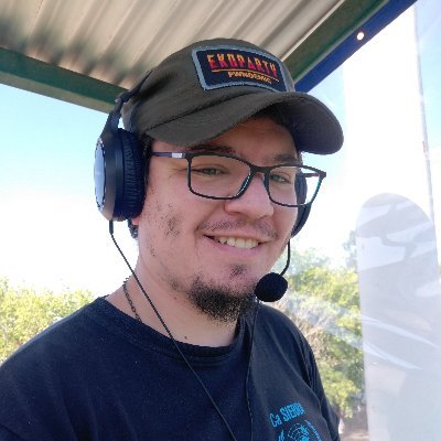 Autor del libro Peñas Velez https://t.co/VnlXB3sAqBático de los Deca, Charly y León entre otros. Ing. en Sistemas y periodista