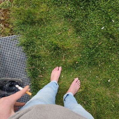 Belgian Guy, sex addict, love to show off my feet, interested in the adult industry, footmodel. speak dutch english and french. All pictures are mine.